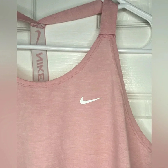 Nike workout top - Picture 2 of 4